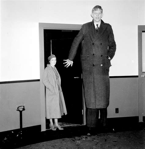 tallest man robert wadlow|tallest person ever photographed.